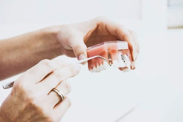 Are you a good candidate for dental implants? Take this quiz to find out!